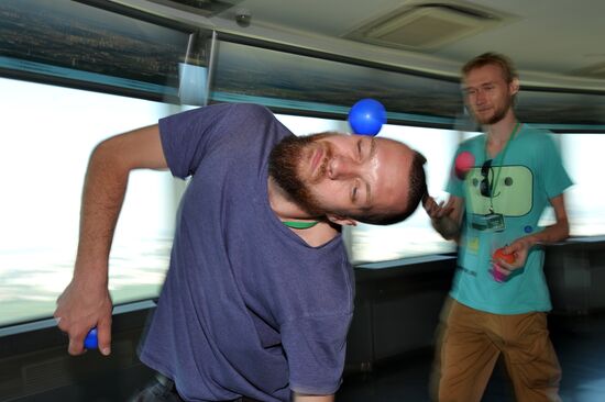 Шоу жонглеров "На высоте" на Останкинской телебашне