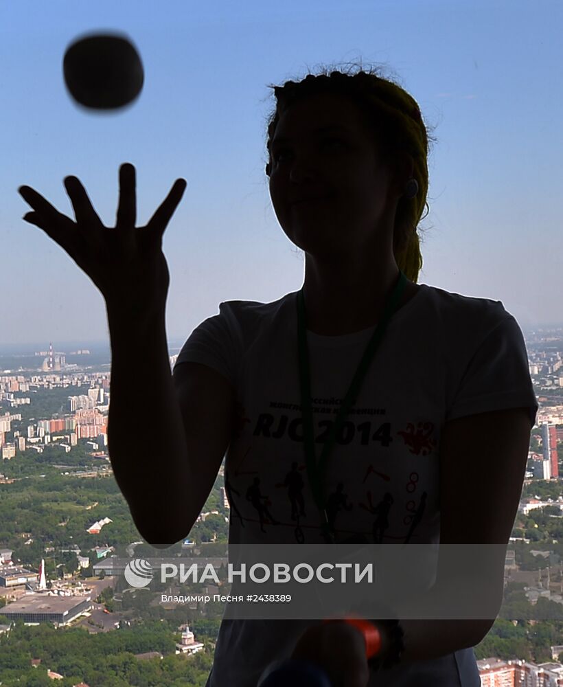 Шоу жонглеров "На высоте" на Останкинской телебашне