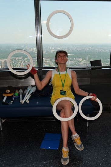 Шоу жонглеров "На высоте" на Останкинской телебашне