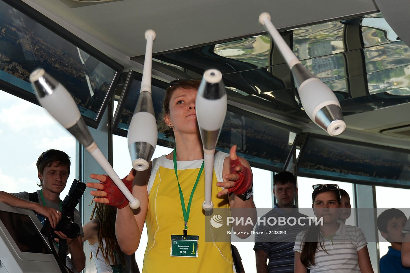 Шоу жонглеров "На высоте" на Останкинской телебашне