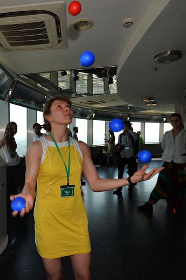 Шоу жонглеров "На высоте" на Останкинской телебашне