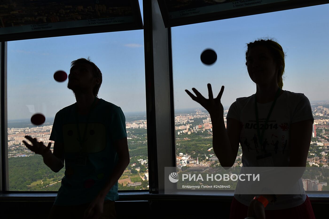 Шоу жонглеров "На высоте" на Останкинской телебашне