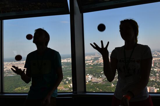 Шоу жонглеров "На высоте" на Останкинской телебашне