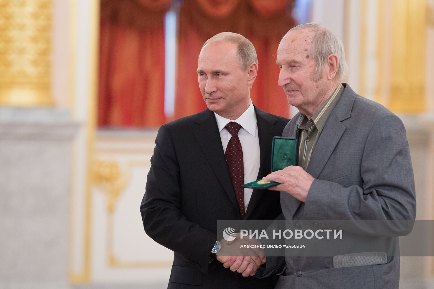 Награждение членов сборной России по хоккею в Кремле