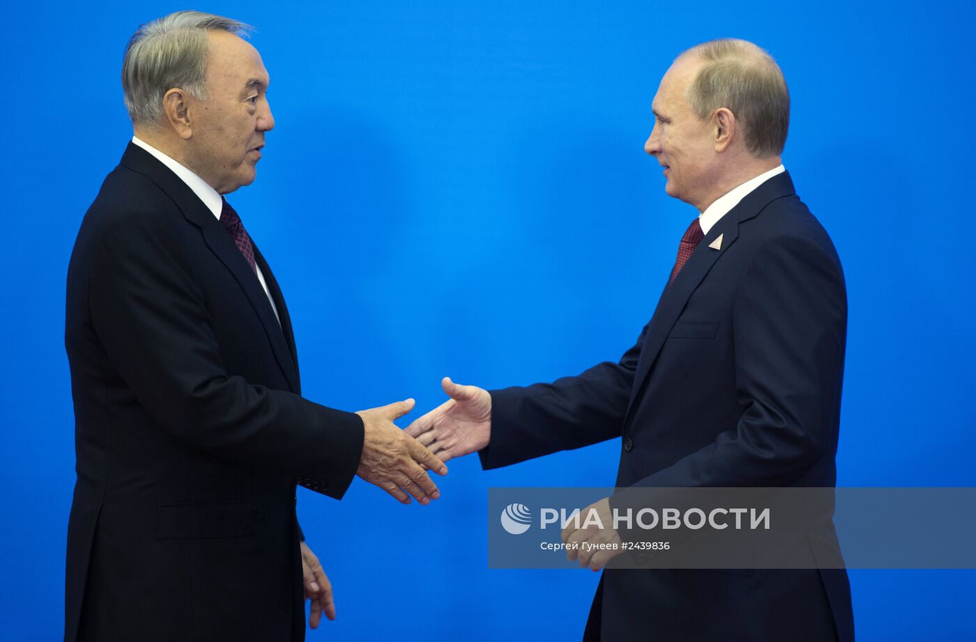 Рабочий визит В.Путина в Астану для участия в заседании ВЕЭС