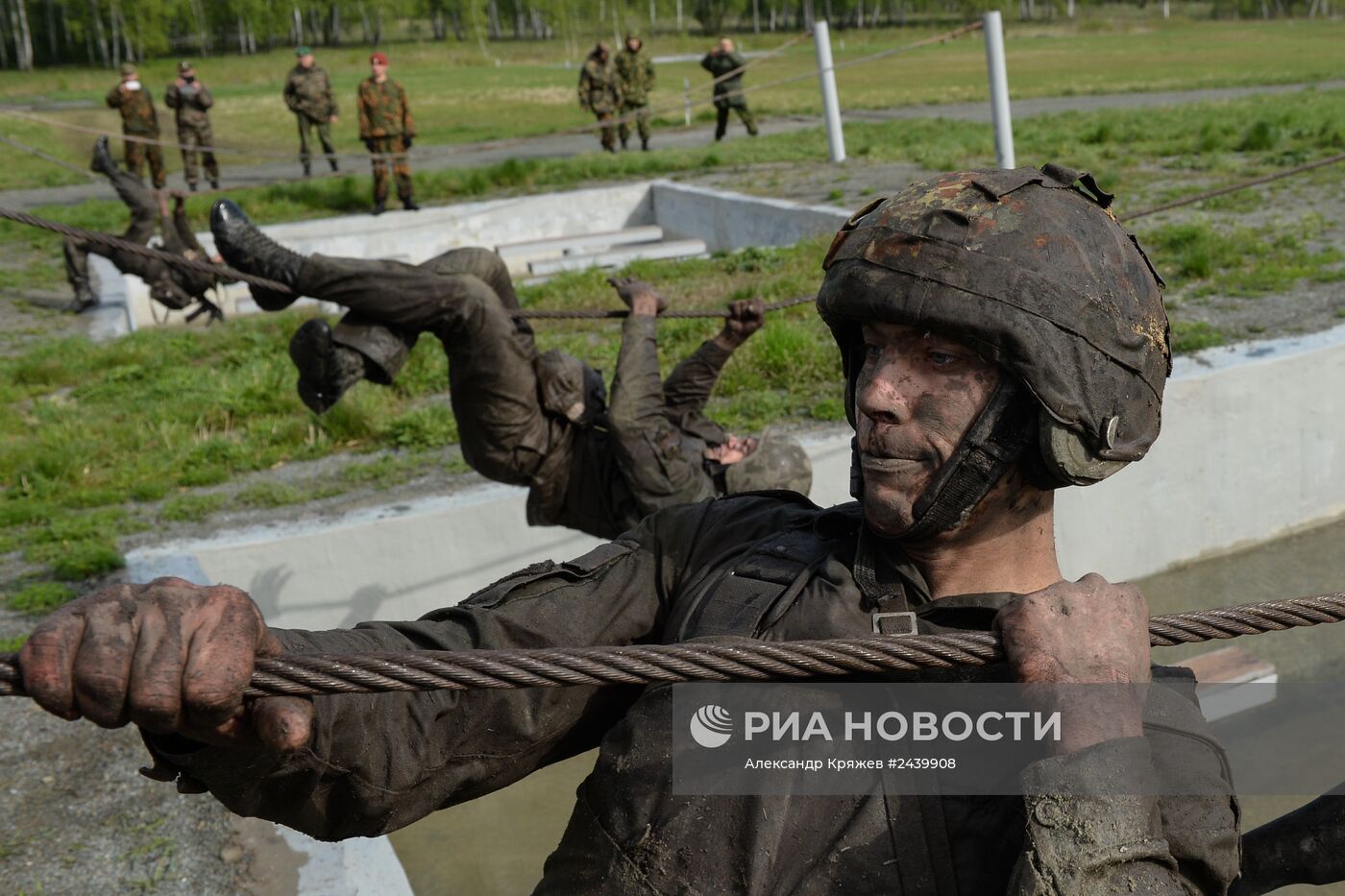 Испытания военнослужащих подразделений специального назначения МВД РФ на право ношения крапового берета