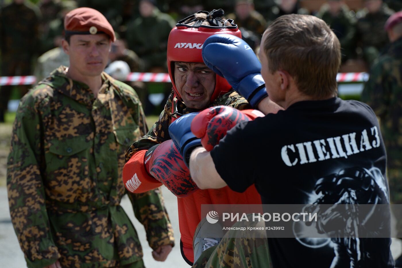 Испытания военнослужащих подразделений специального назначения МВД РФ на право ношения крапового берета