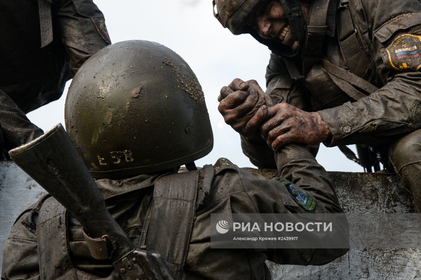 Испытания военнослужащих подразделений специального назначения МВД РФ на право ношения крапового берета