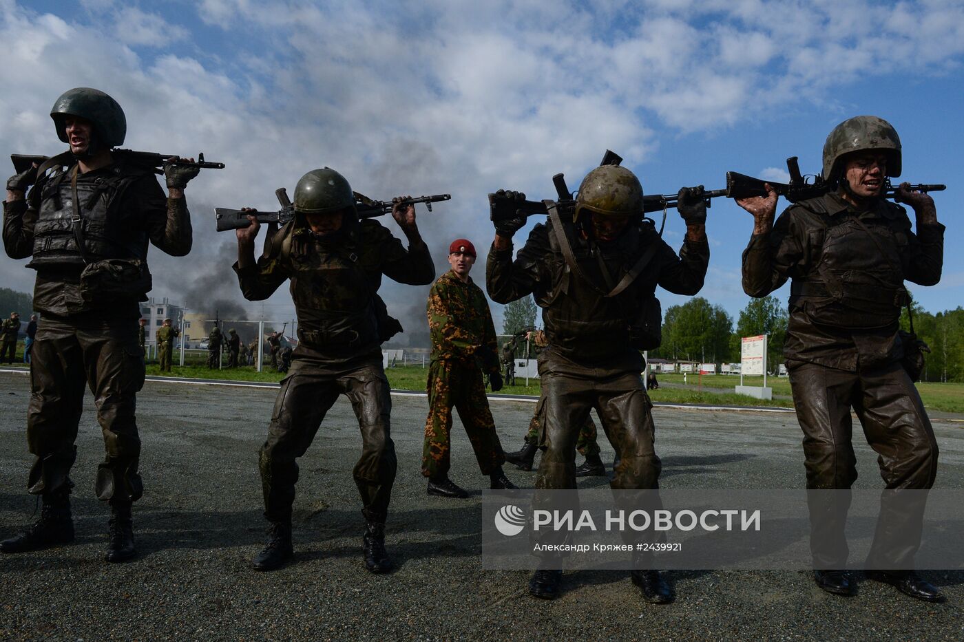 Испытания военнослужащих подразделений специального назначения МВД РФ на право ношения крапового берета