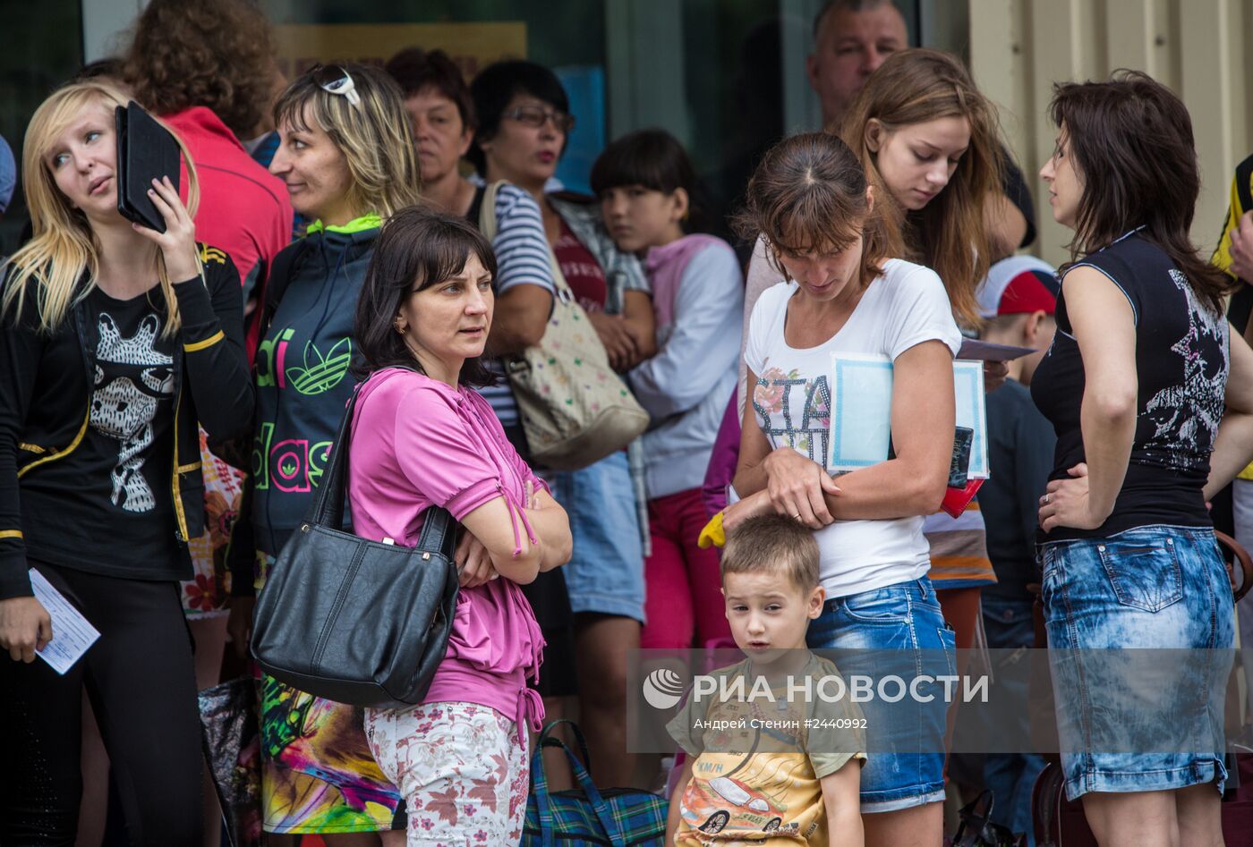 Жители Славянска отправляют детей из города