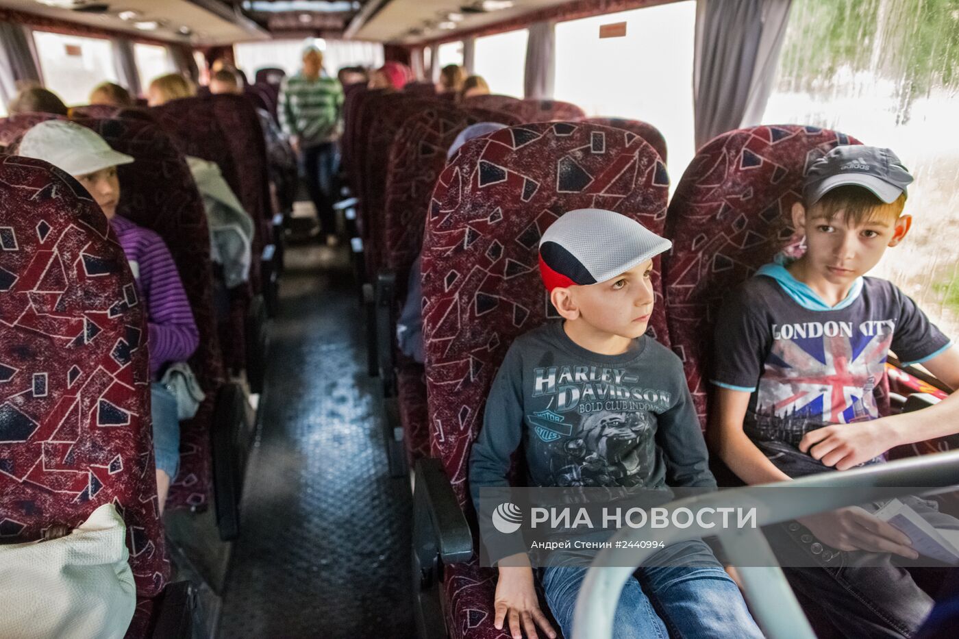 Жители Славянска отправляют детей из города