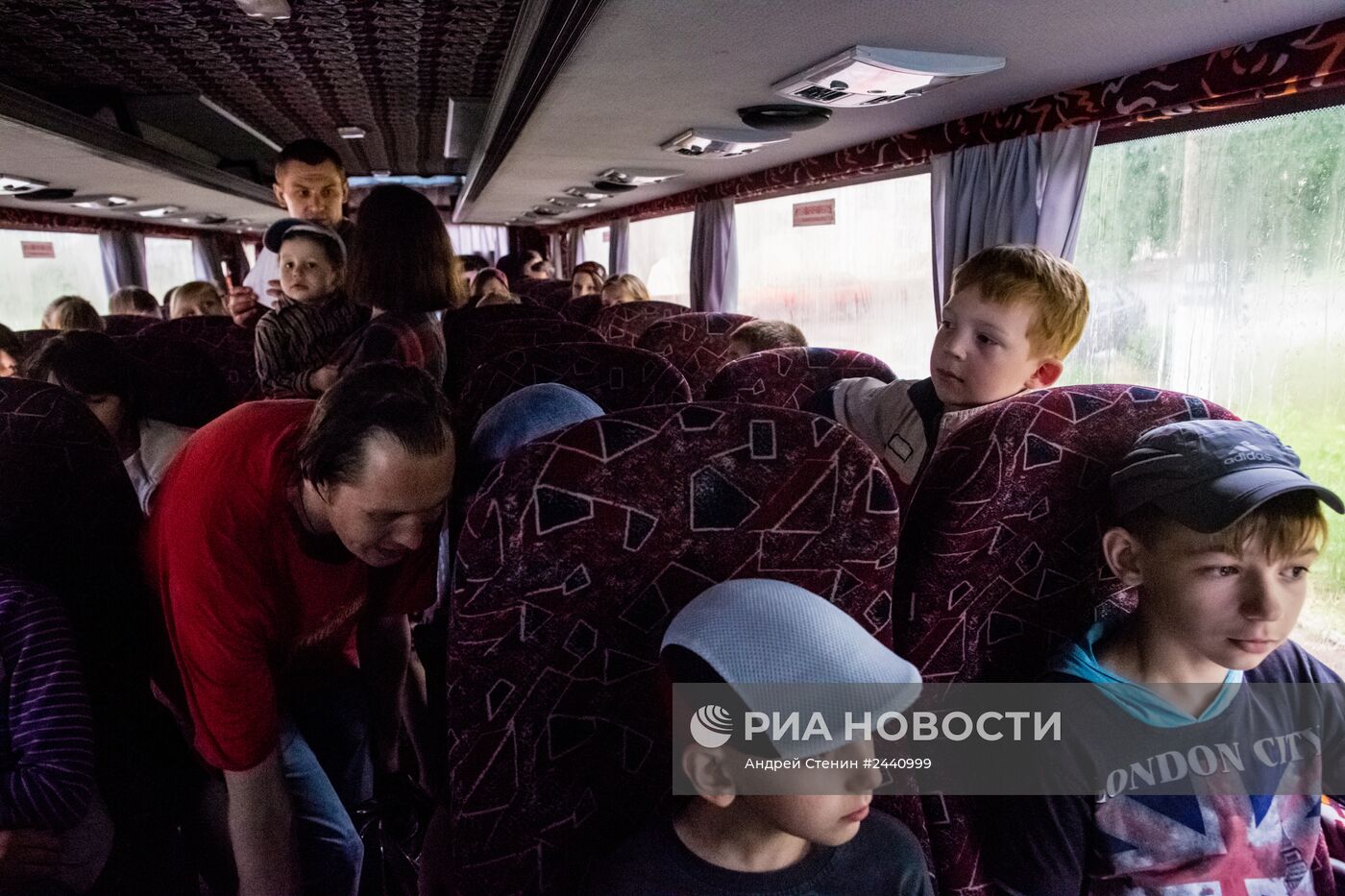 Жители Славянска отправляют детей из города