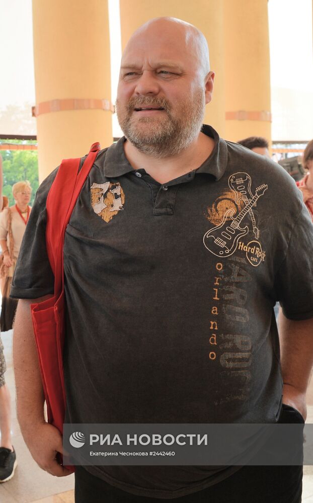 25-й Открытый российский кинофестиваль "Кинотавр". День второй