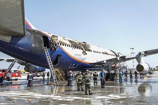 Пожар на Ил-96 в московском аэропорту "Шереметьево" потушен