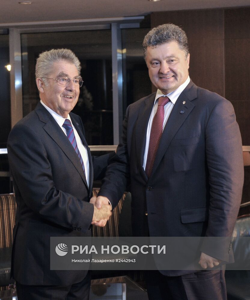 Избранный президент Украины П.Порошенко провел ряд встреч в Польше