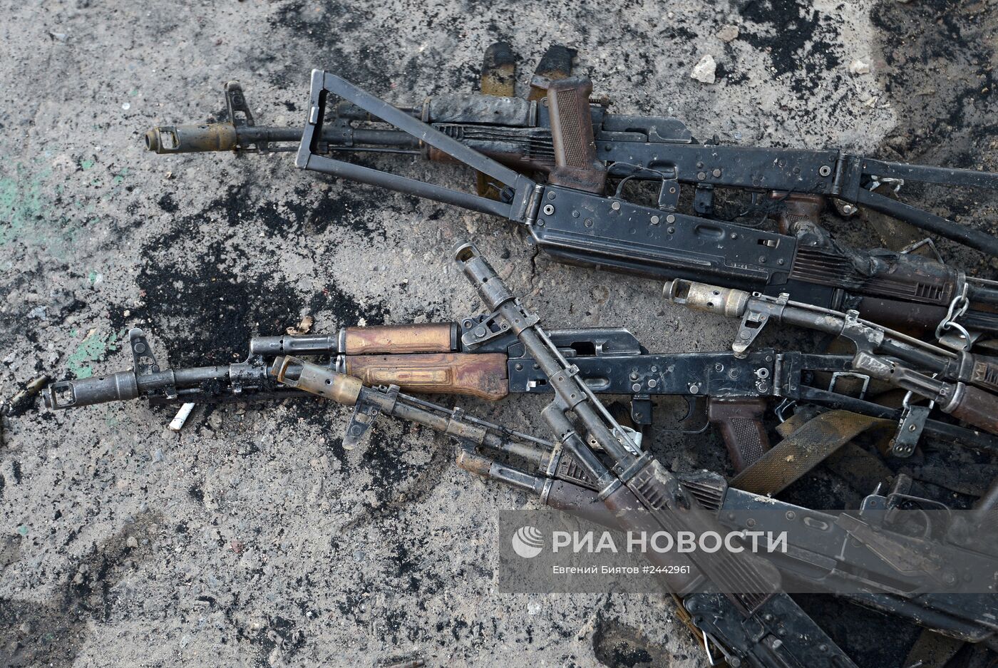 Ополченцы установили контроль над воинской частью в Луганске