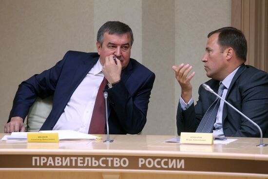 Дмитрий Рогозин провел совещание по ходу создания космического ракетного комплекса "Ангара"