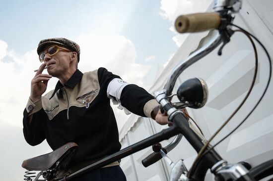 Исторический велопробег в парке "Сокольники" в Москве