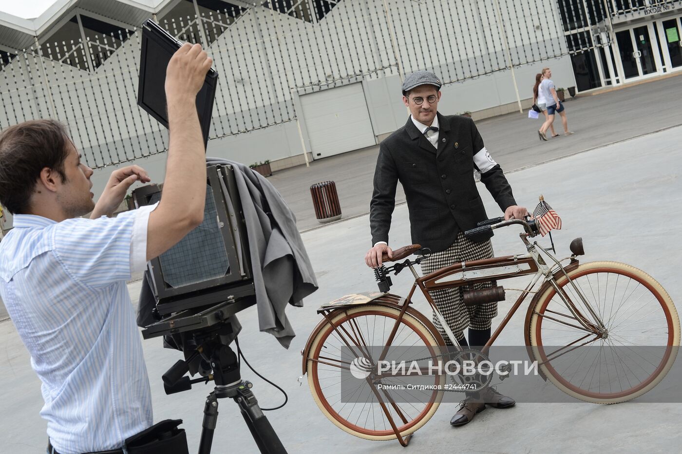 Исторический велопробег в парке "Сокольники" в Москве