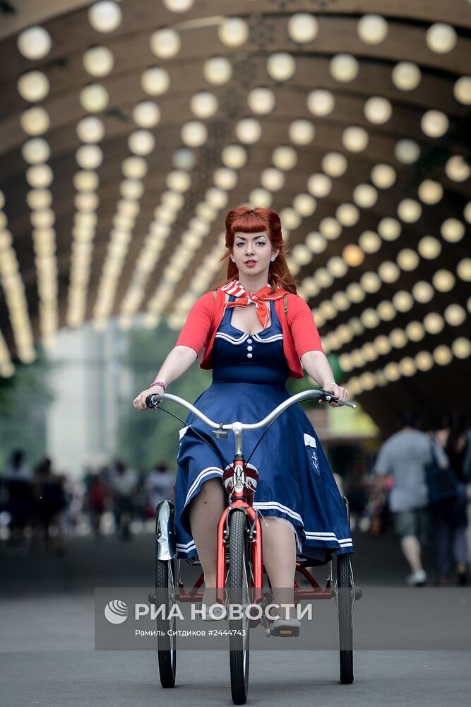 Исторический велопробег в парке "Сокольники" в Москве