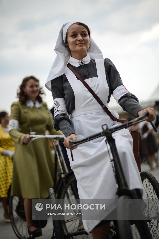 Исторический велопробег в парке "Сокольники" в Москве