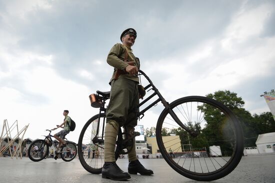 Исторический велопробег в парке "Сокольники" в Москве