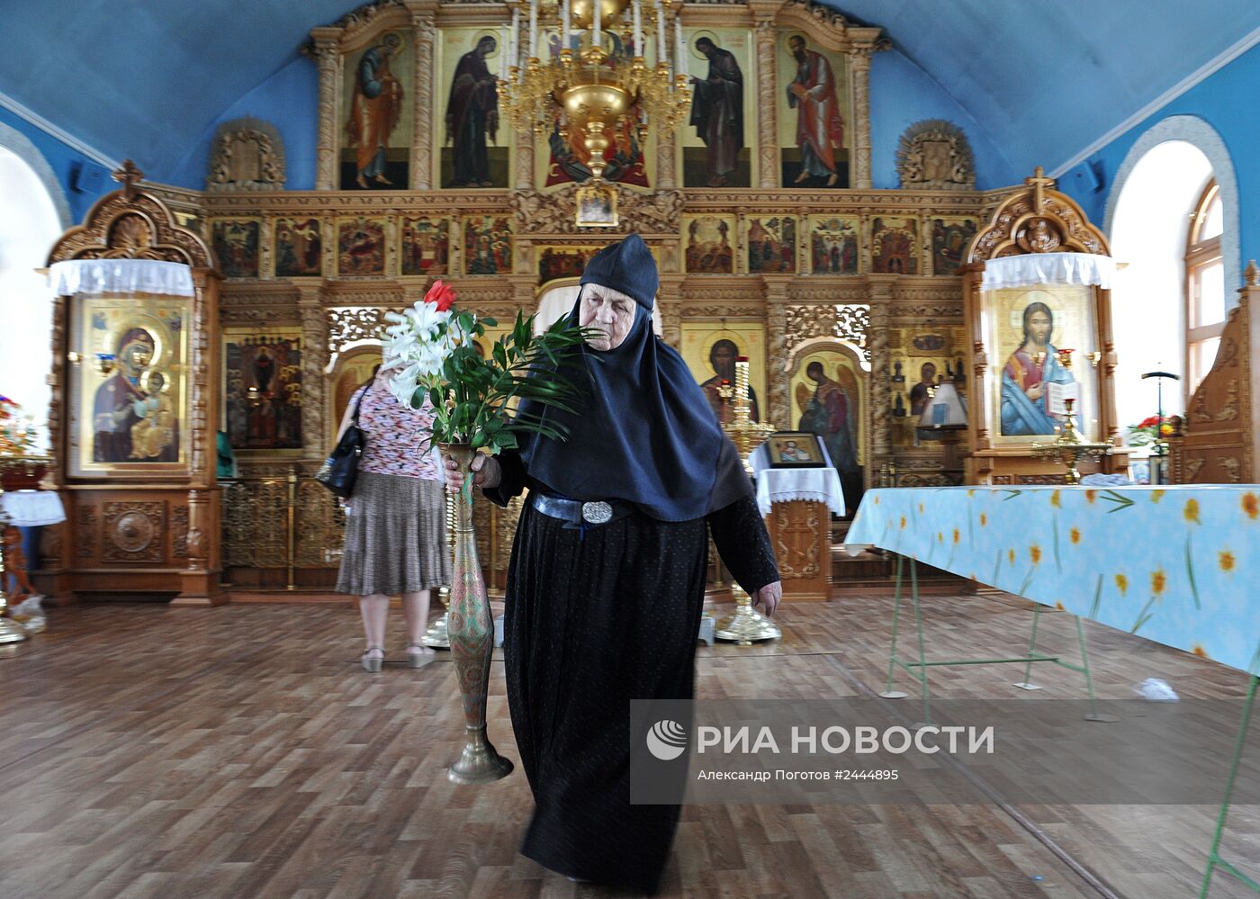 Подготовка к празднованию Троицы в Ростове-на-Дону