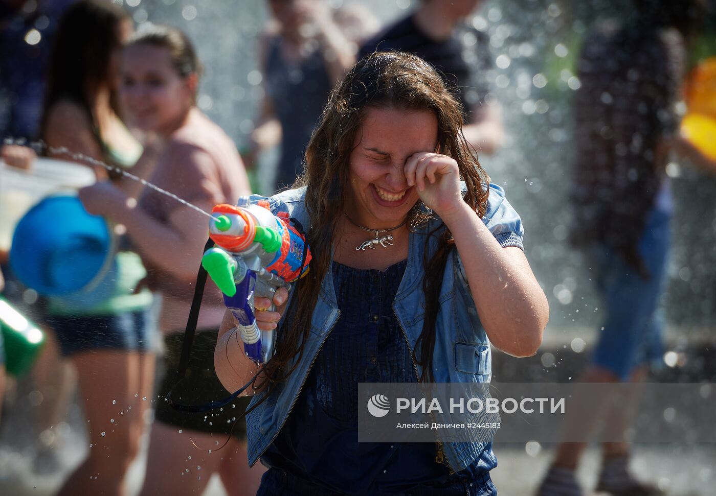 Флешмоб "Водяная битва" в Санкт-Петербурге