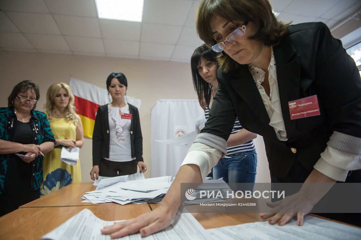 Подсчет голосов на парламентских выборах в Южной Осетии
