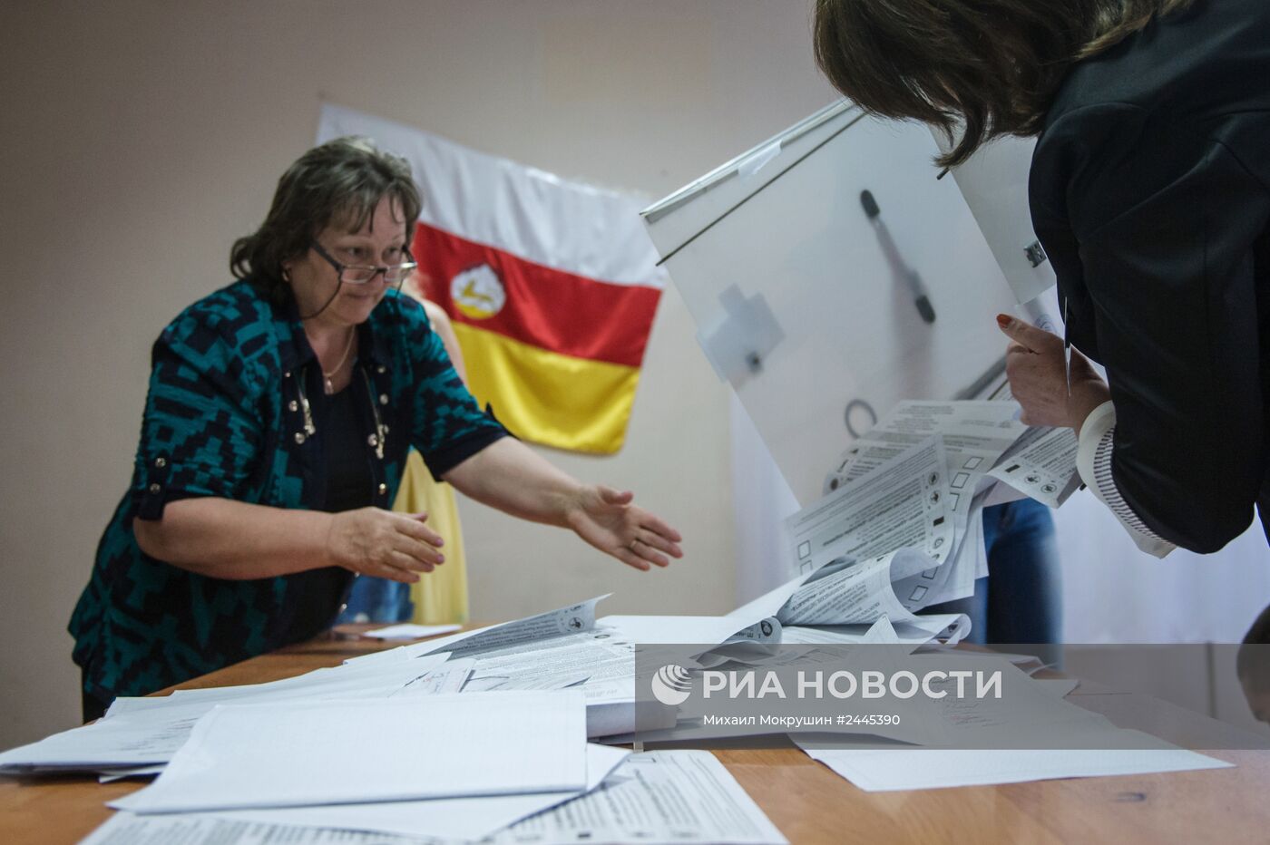 Подсчет голосов на парламентских выборах в Южной Осетии