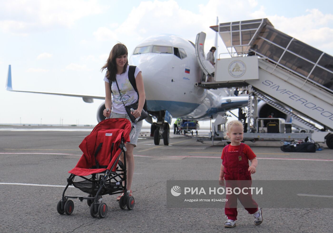 Самолет авиакомпании "Добролет" совершил посадку в Симферополе