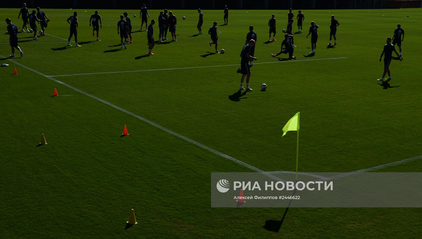 Футбол. Тренировка сборной России