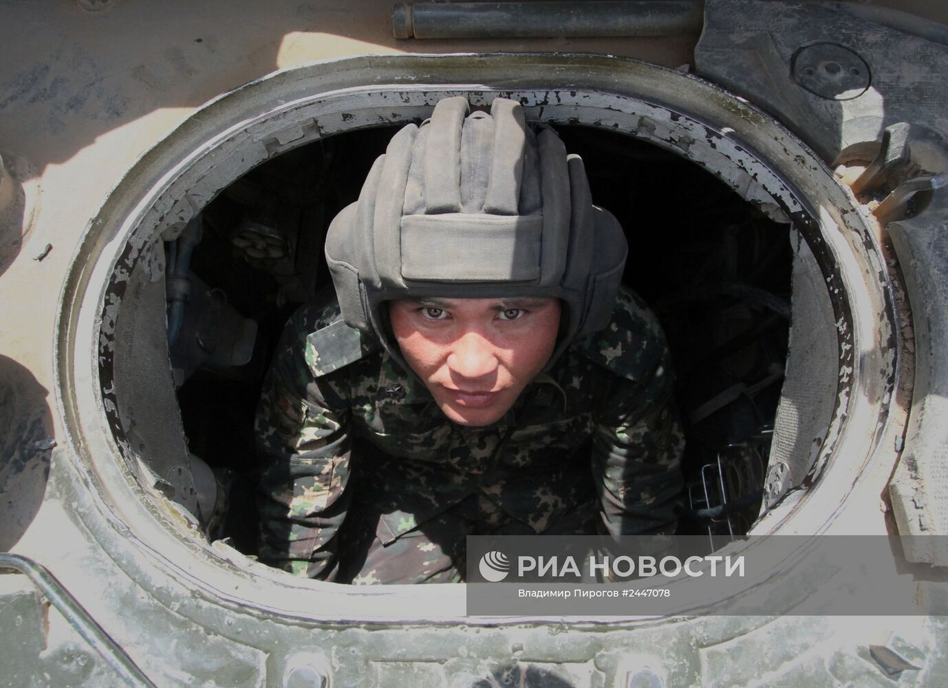 Тренировка танкового полка Киргизии перед "Танковым биатлоном-2014"