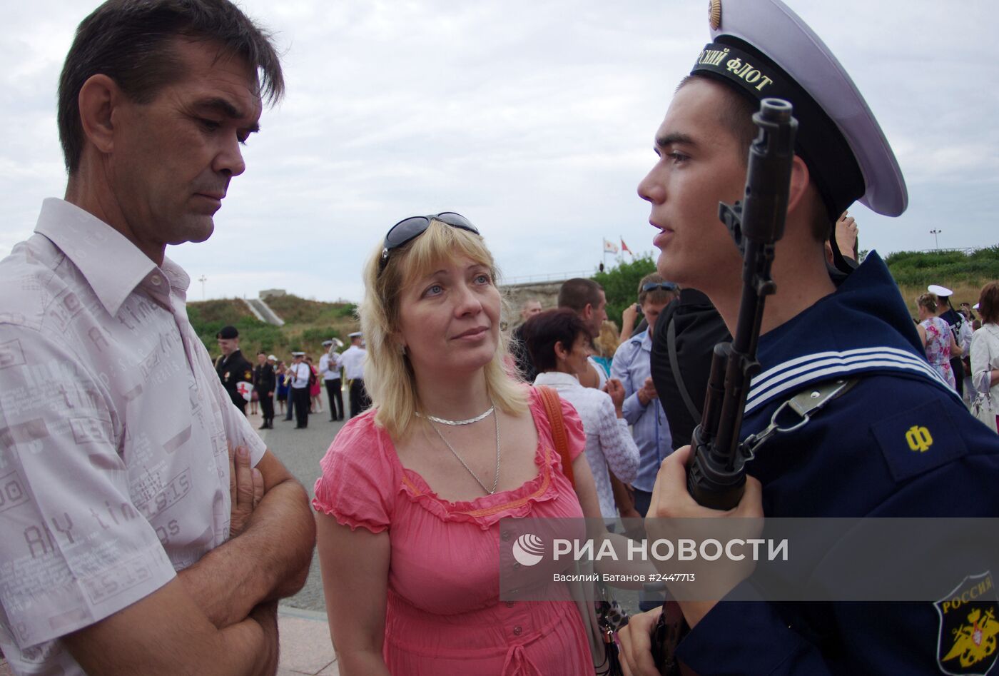 Моряки черноморского флота принимают присягу в Севастополе
