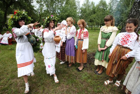 Празднование древнего народного праздника "Русалье" в Минской области