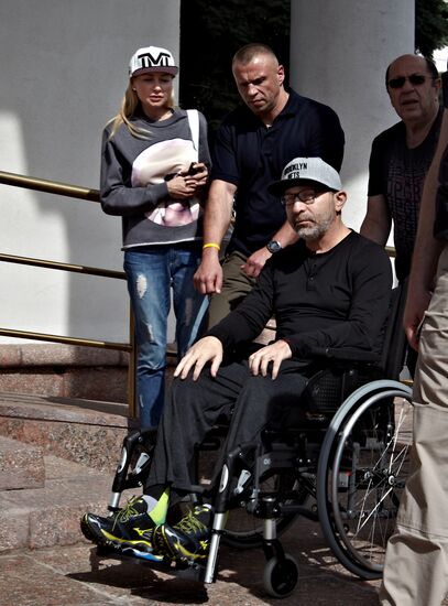 Мэр Харькова Г.Кернес вернулся на Украину после лечения