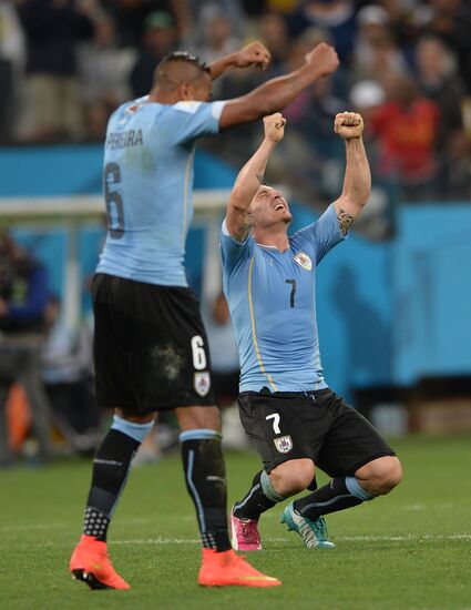 Футбол. Чемпионат мира - 2014. Матч Уругвай - Англия