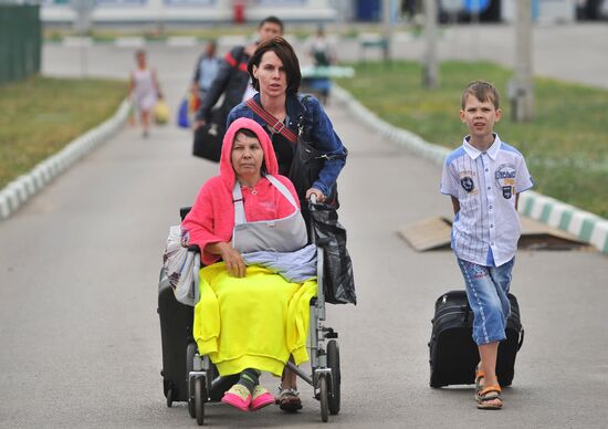 Пункт пропуска и лагерь для беженцев из Украины в Ростовской области