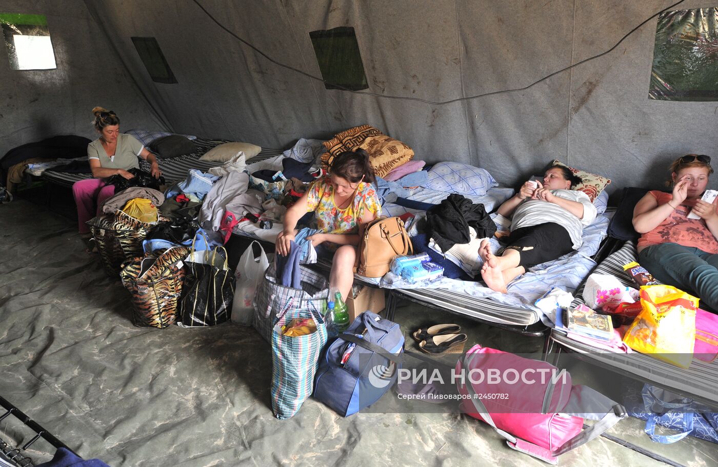 Пункт пропуска и лагерь для беженцев из Украины в Ростовской области