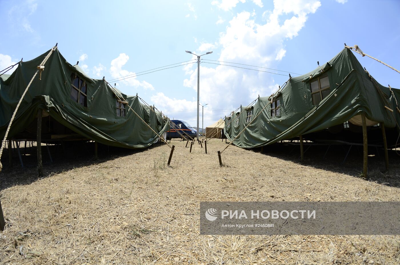 Лагерь для беженцев с юго-востока Украины в Севастополе