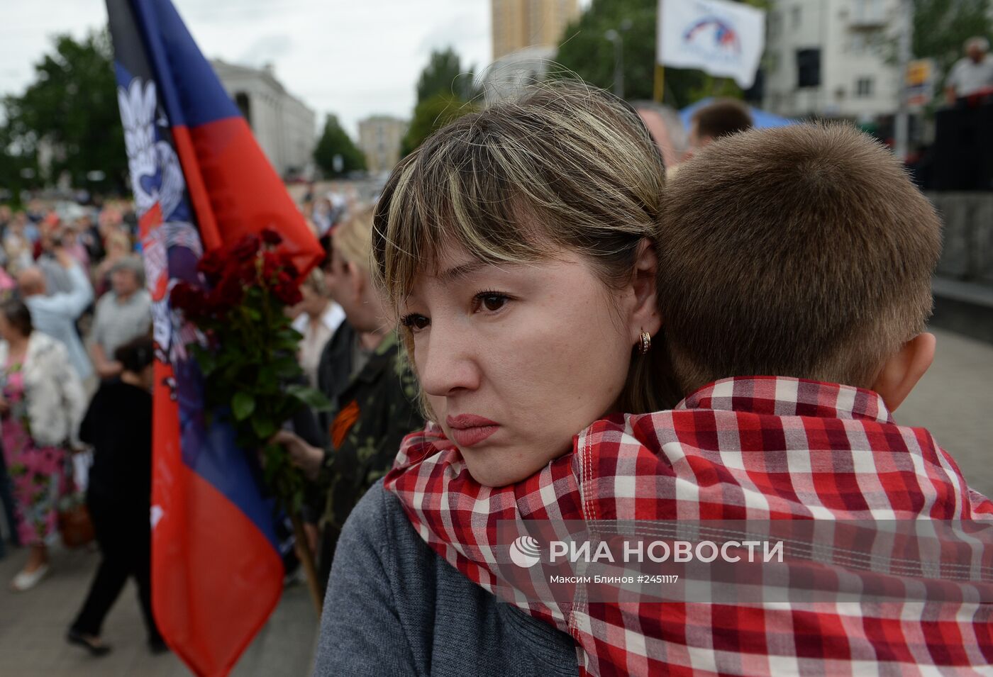 Бойцы народного ополчения Донбасса приняли воинскую присягу в Донецке