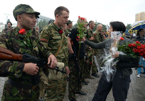 Бойцы народного ополчения Донбасса приняли воинскую присягу в Донецке