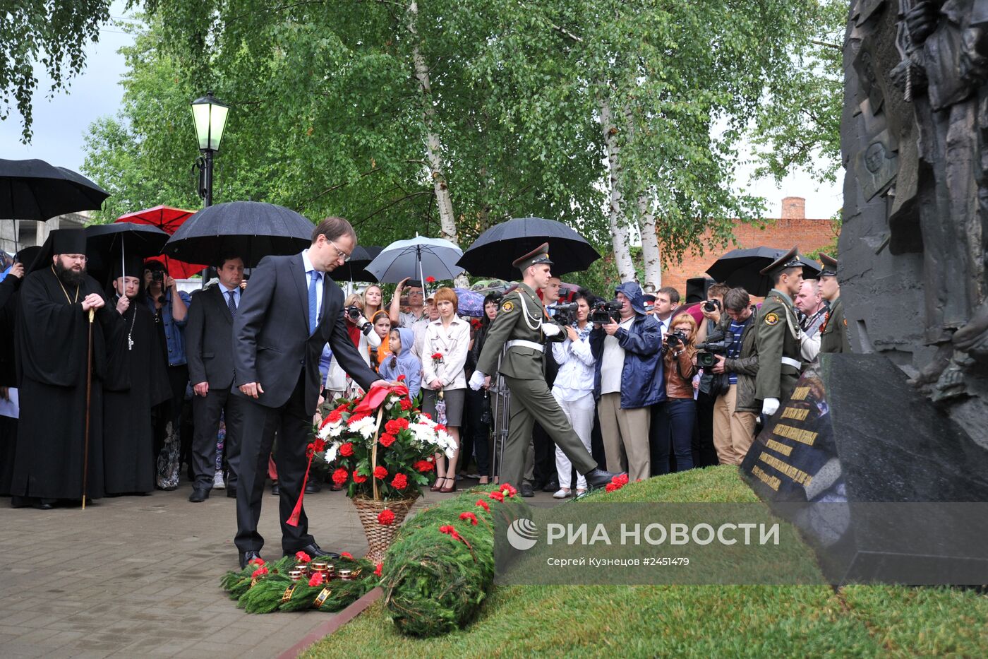 Открытие мемориала жертвам немецкого пересыльного лагеря "Дулаг-184" в Вязьме