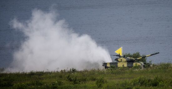 Всеармейский этап состязаний в рамках проведения соревнований "Танковый биатлон-2014"