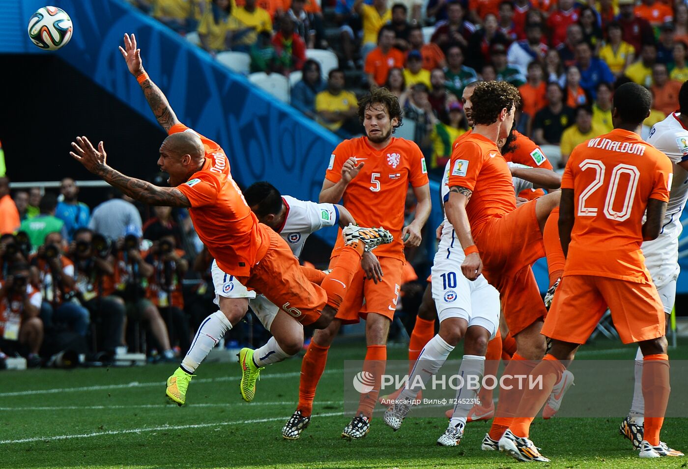 Футбол. Чемпионат мира - 2014. Матч Нидерланды - Чили
