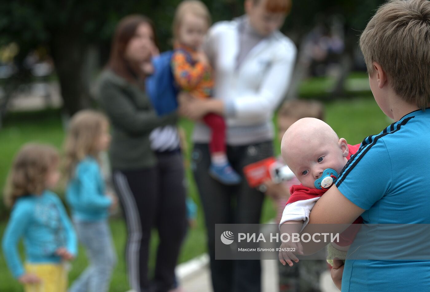 Отправка беженцев с детьми из Славянска в Россию