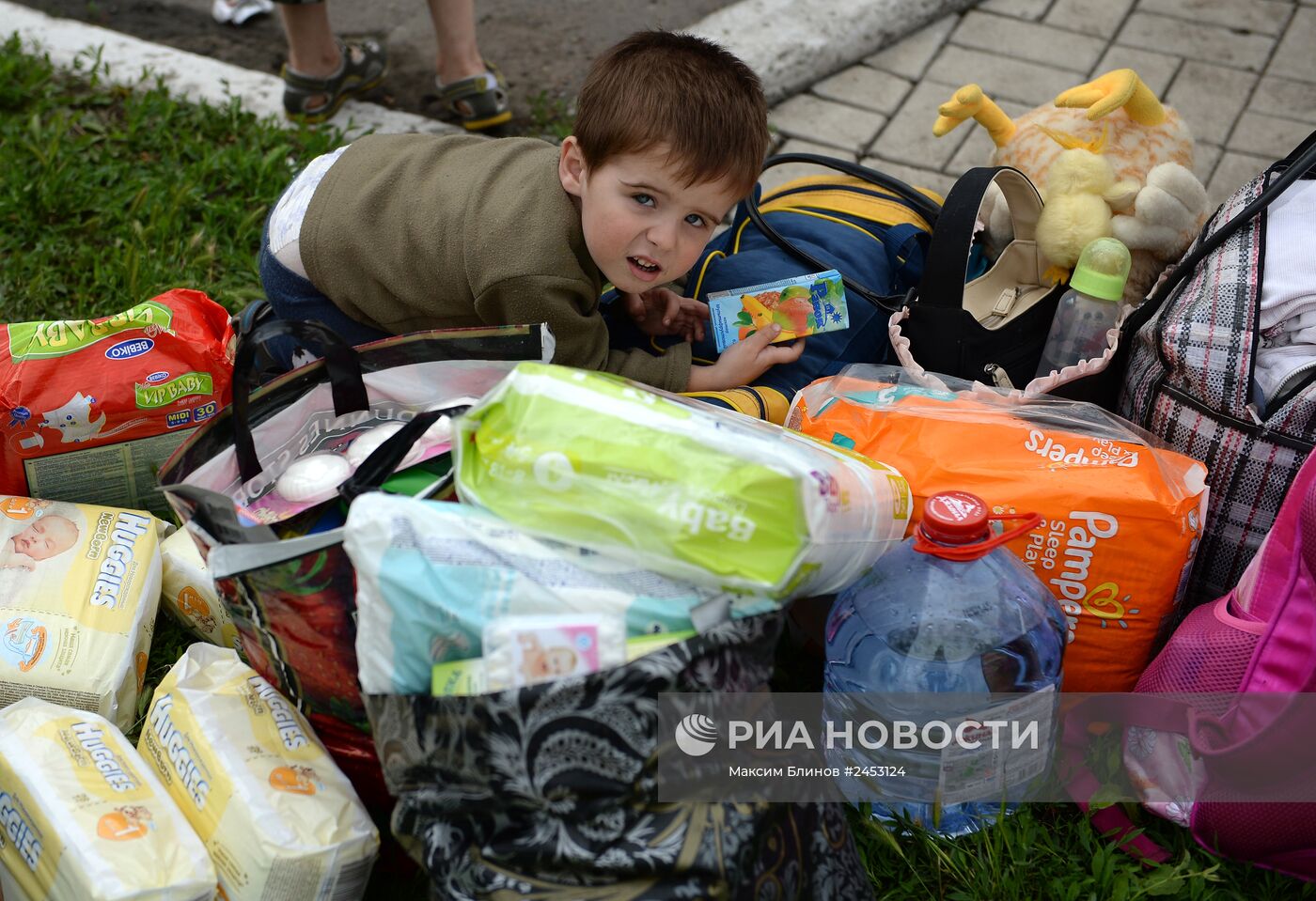 Отправка беженцев с детьми из Славянска в Россию