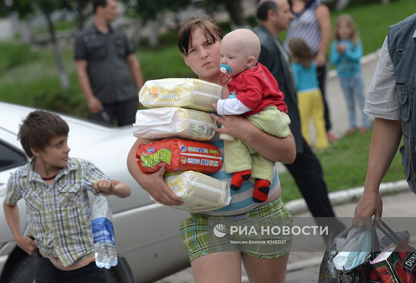 Отправка беженцев с детьми из Славянска в Россию