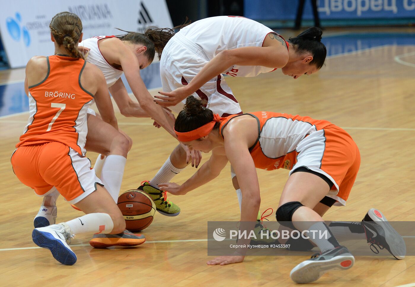 Баскетбол. Отборочный турнир ЧЕ-2015. Женщины. Матч Россия - Нидерланды