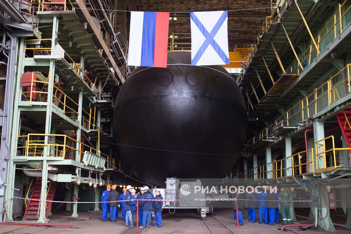 Спуск на воду дизель-электрической подводной лодки "Ростов-на-Дону"